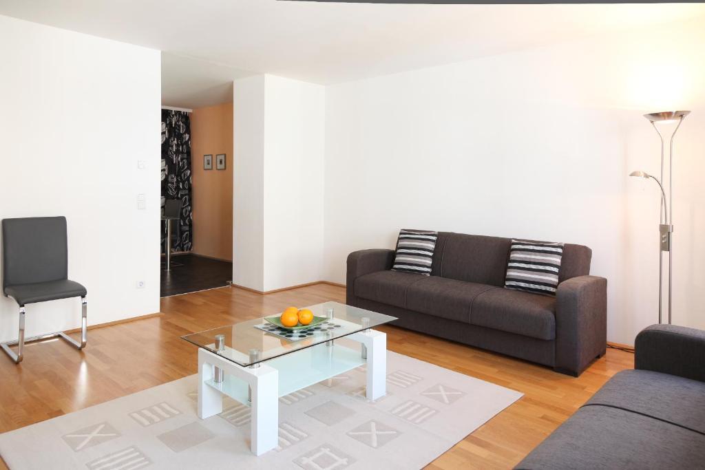 3 Rooms Sunny Apartments-Schoenbrunn, 100M2 With Balcony Вена Номер фото